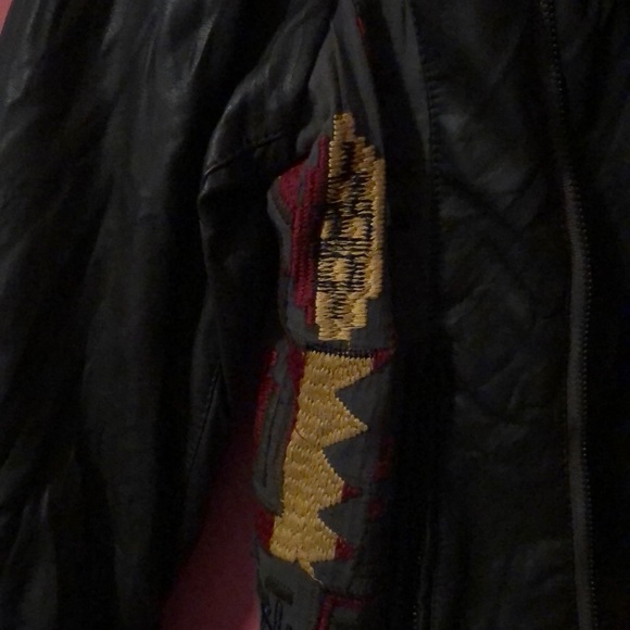 Women’s Jacket (SOLD) - Picture 4 of 6